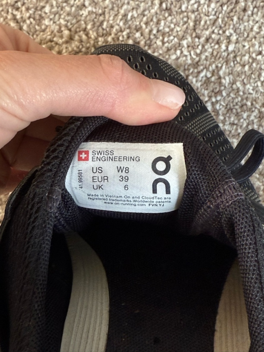On Running Black Athletic Shoes - Picture 4 of 4